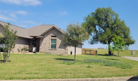 Homes For Sale - 461 Twin Lakes Boulevard<br/> West Columbia, TX 77486