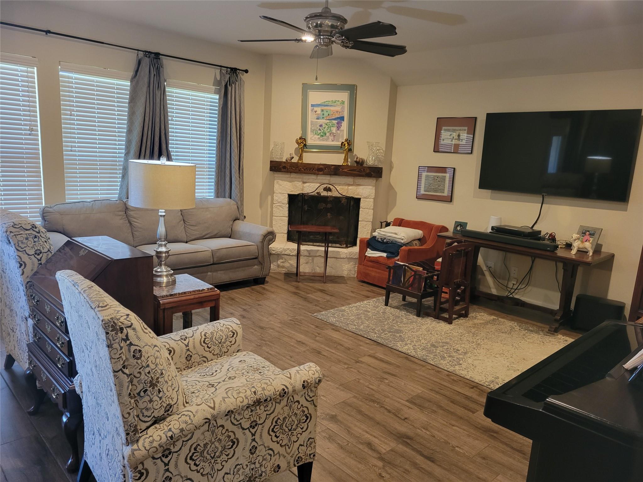 461 Twin Lakes Boulevard W