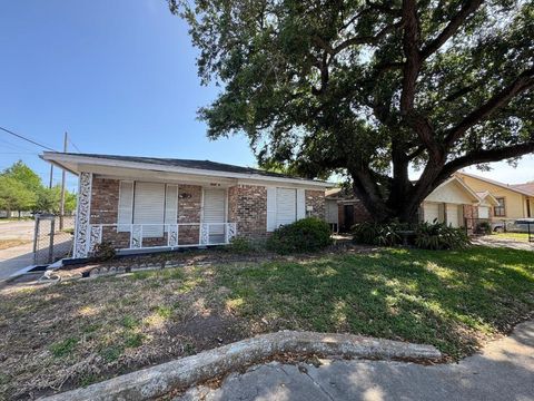 Photo of 3503 Avenue K, Galveston, TX 77550 (MLS # 59310992)