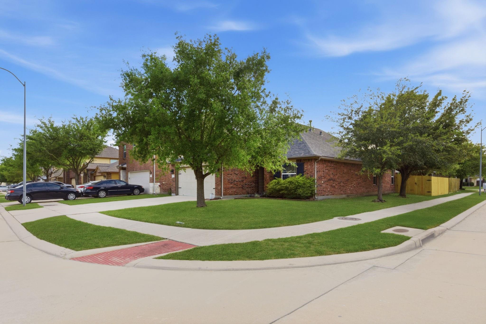 2415 Lakecrest Town Drive