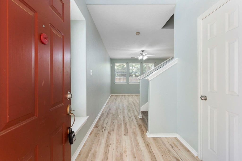 Photo of 98 E Stedhill Loop, The Woodlands, TX 77384 (MLS # 63308825)