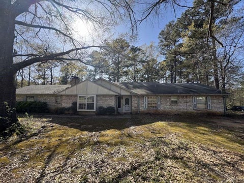 Homes For Sale - 447 Plum Creek Road<br/> Longview, TX 75605