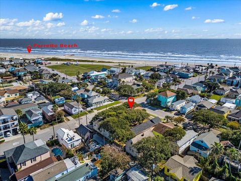 Photo of 1302 Avenue M 1/2, Galveston, TX 77550 (MLS # 68463968)