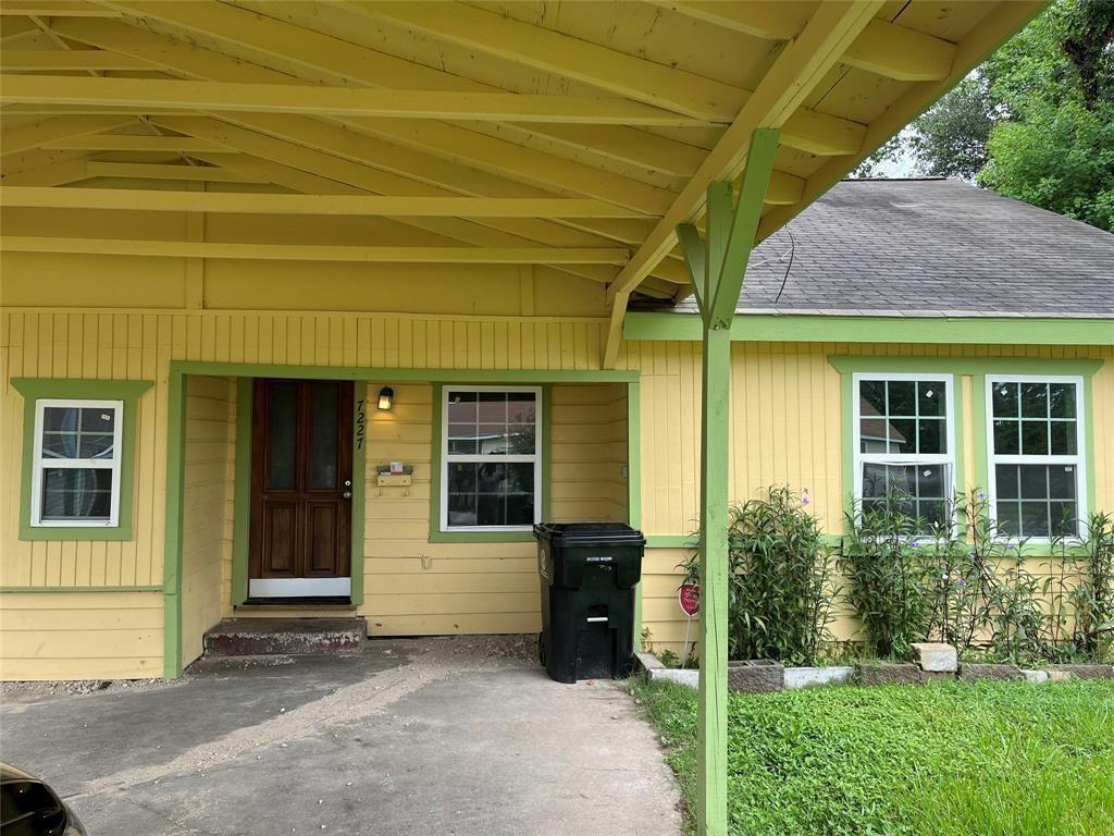 Photo of 7227 Saint Augustine Street, Houston, TX 77021 (MLS # 52797960)