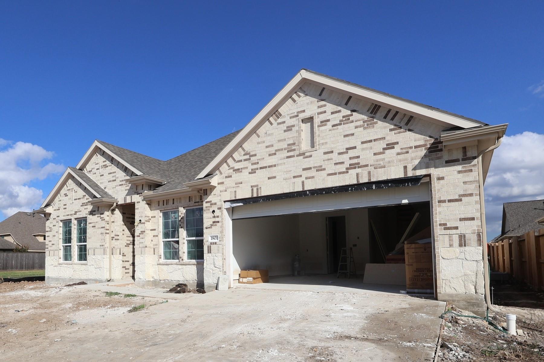 1801 S Wildflower Drive