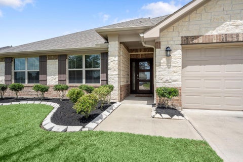 Photo of 10203 Whitney Reach Drive, Rosharon, TX 77583 (MLS # 31534016)