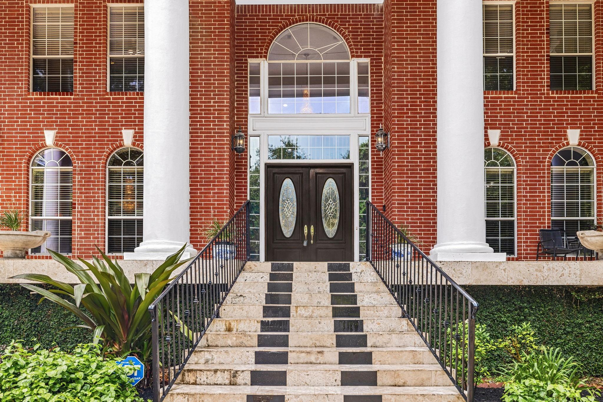 13107 Mansion Court