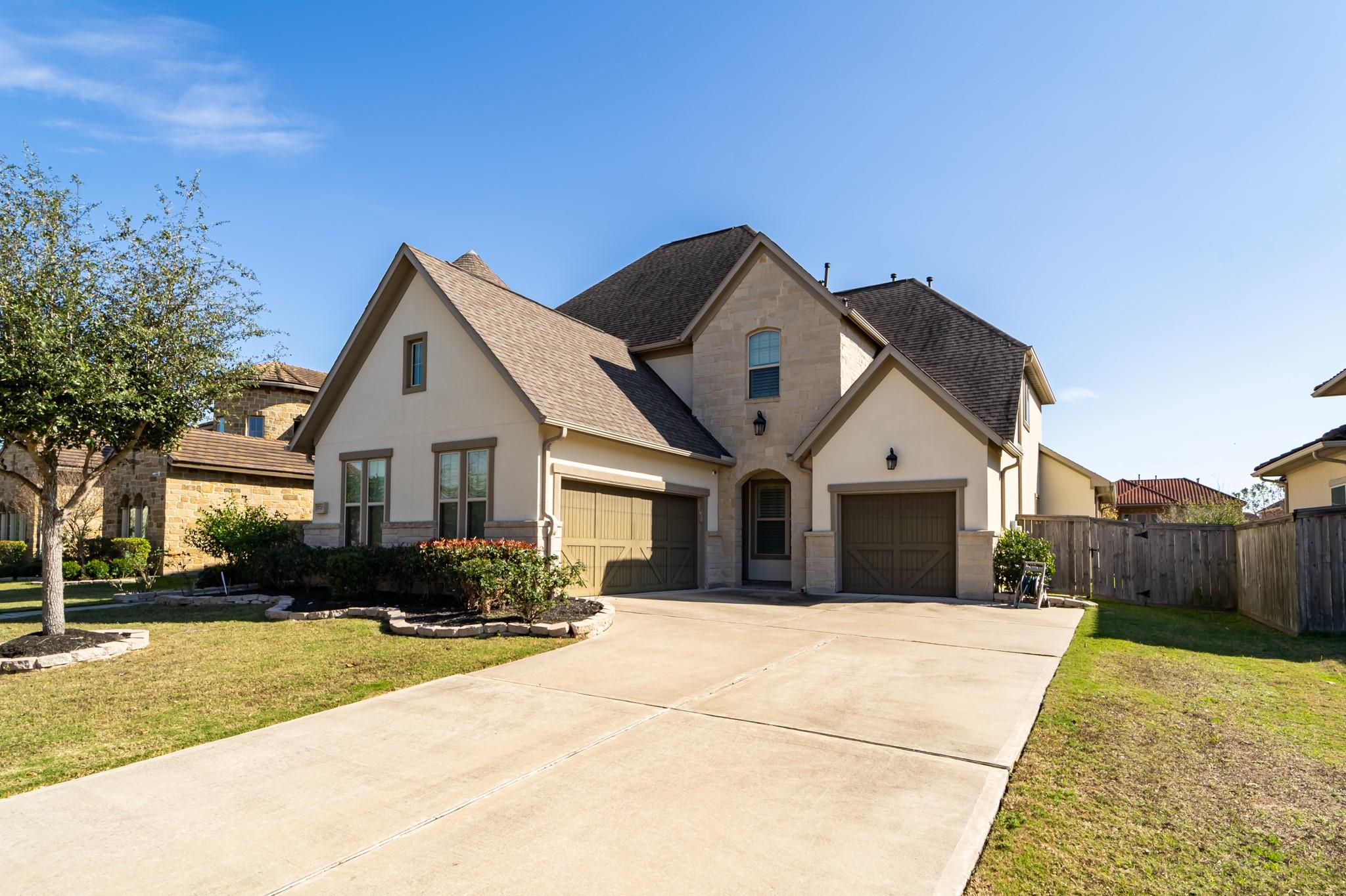 5715 Mogo Creek Lane