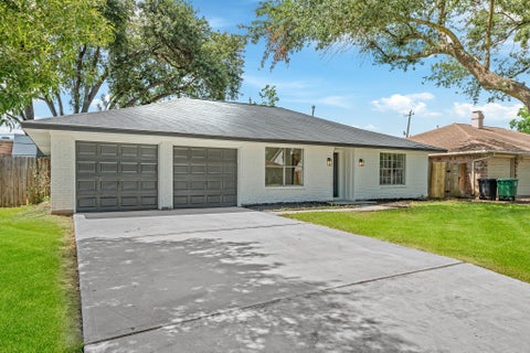 Photo of 111 Princess Drive, Houston, TX 77034 (MLS # 69242394)