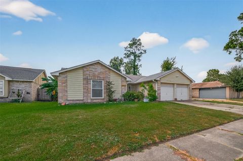 Photo of 13426 Whitchurch Way, Houston, TX 77015 (MLS # 12449523)