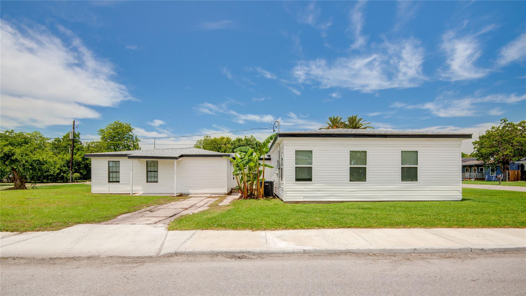 1203 W 6th Street