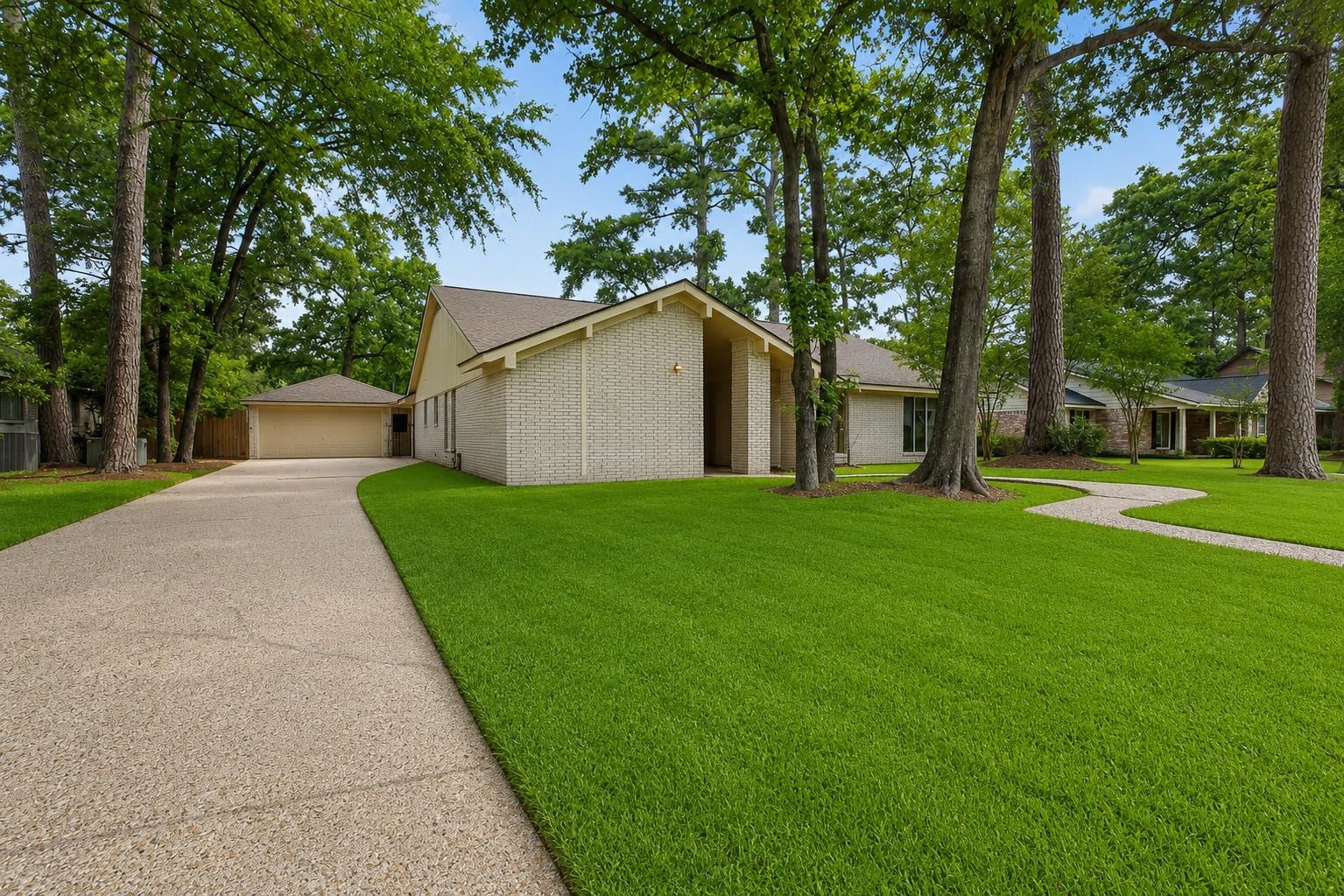 1927 Hidden Creek Drive