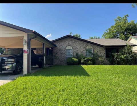 Photo of 5339 Tavenor Lane, Houston, TX 77048 (MLS # 55903838)