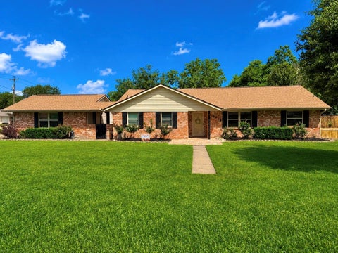 Photo of 6214 1st Street, Danbury, TX 77534 (MLS # 80247727)
