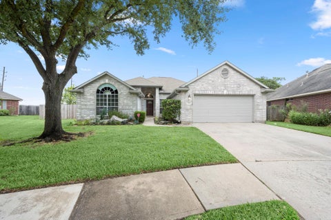 Photo of 11742 Pinos Altos Drive, Tomball, TX 77377 (MLS # 40238401)