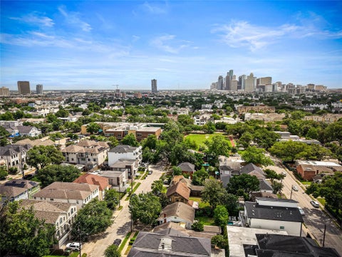Photo of 1716 Maryland Street #B, Houston, TX 77006 (MLS # 56052775)