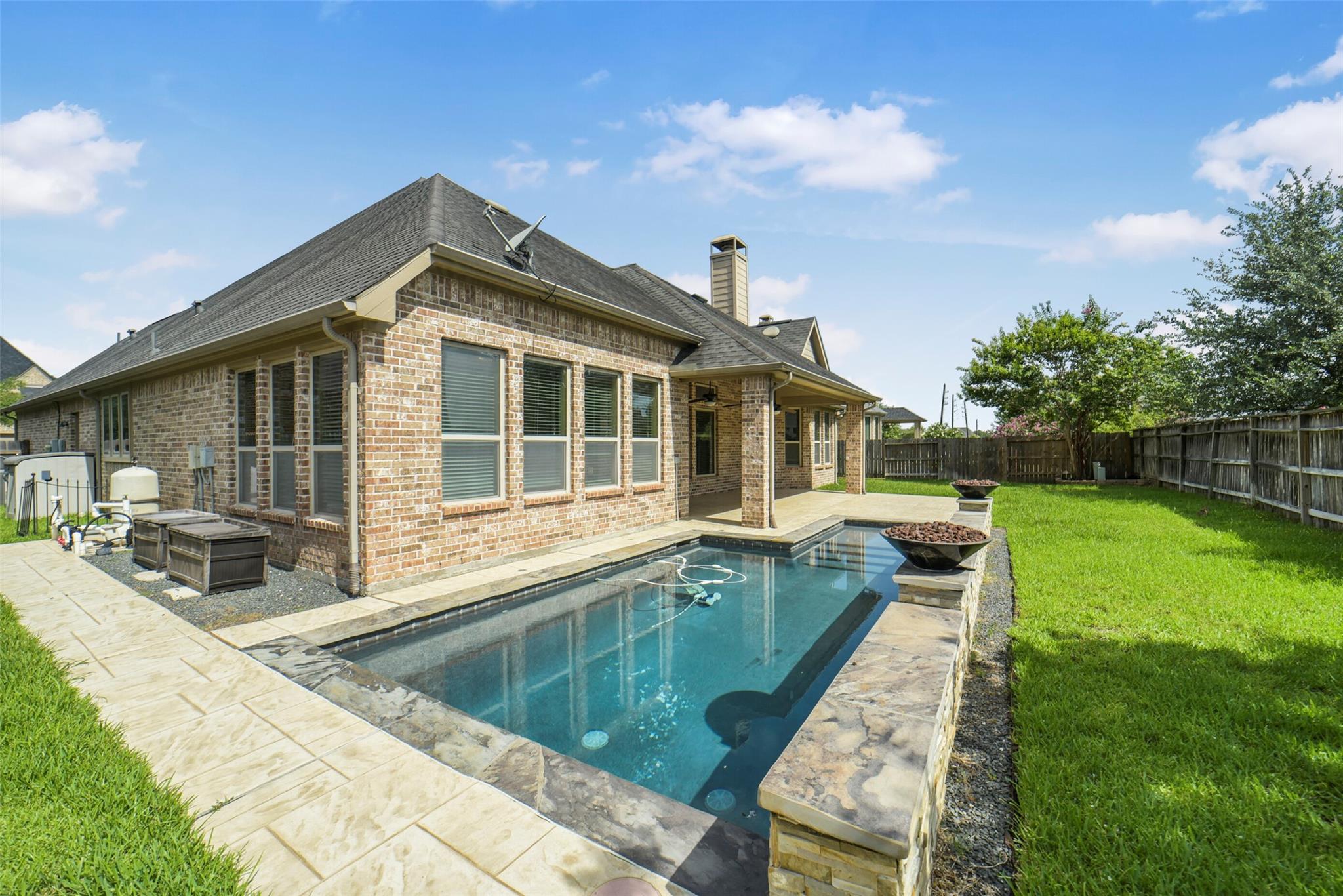 2307 Draycutt Drive