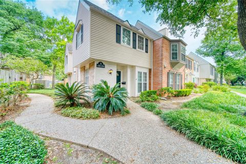 Photo of 13376 Trail Hollow Drive #3376, Houston, TX 77079 (MLS # 80437457)