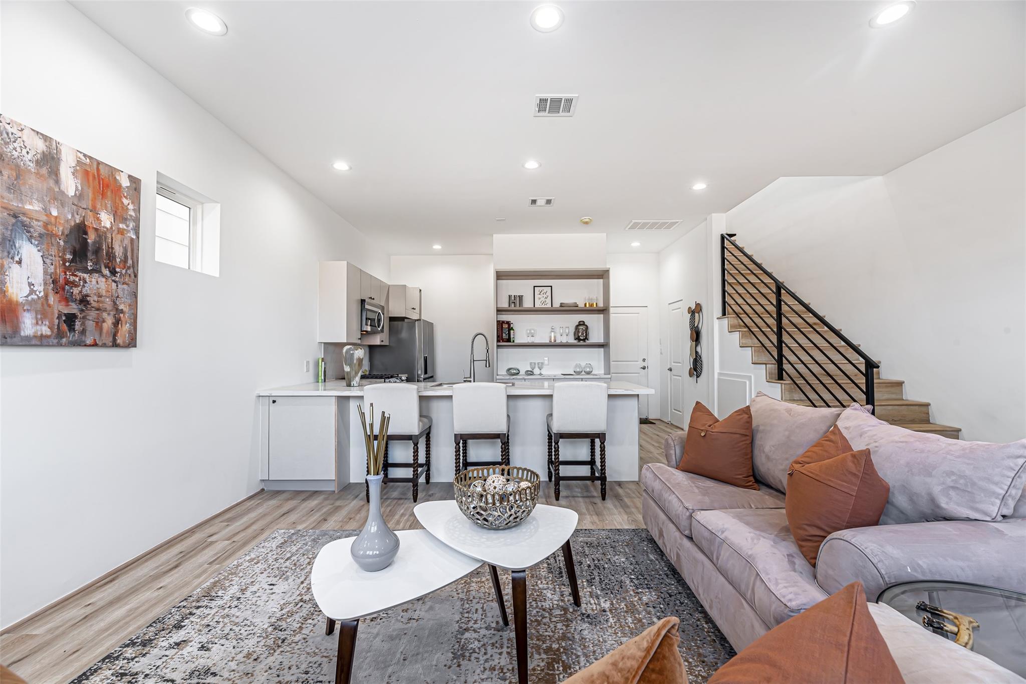 15000 S Richmond Avenue 5