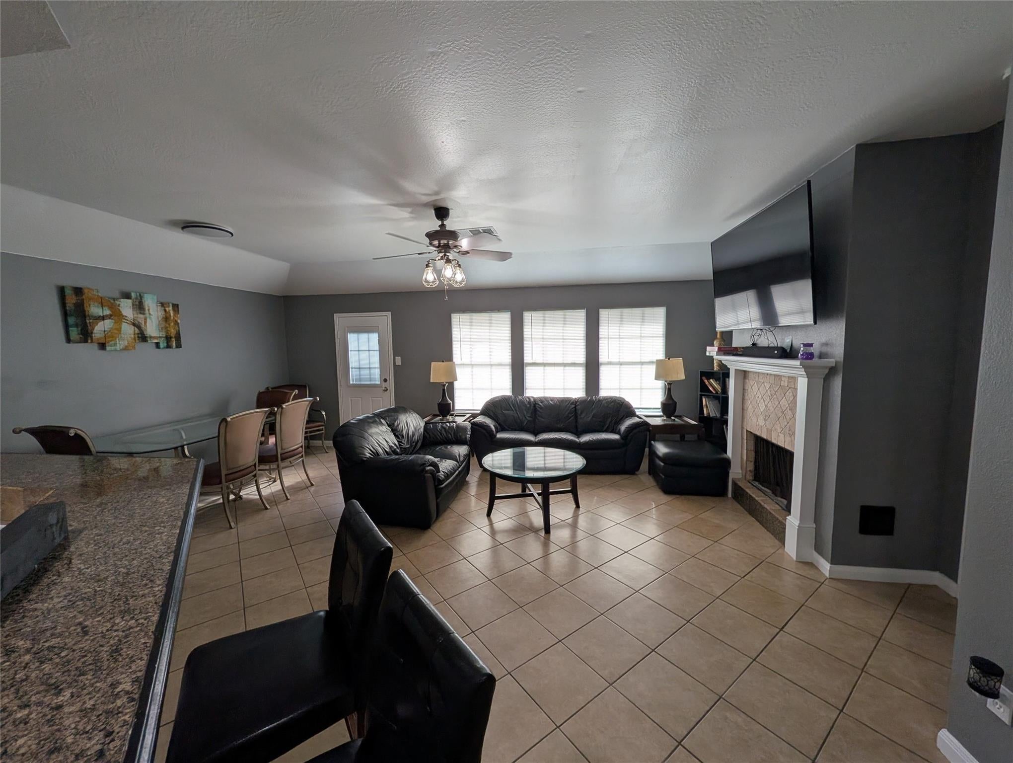 714 N Vista Drive