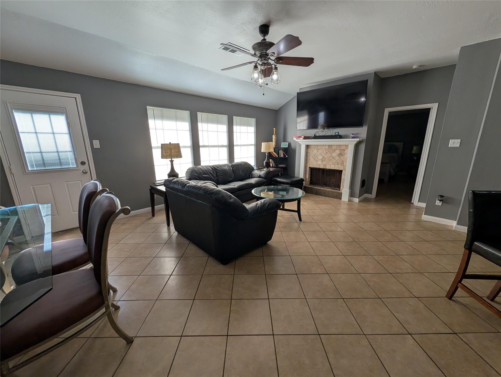 714 N Vista Drive
