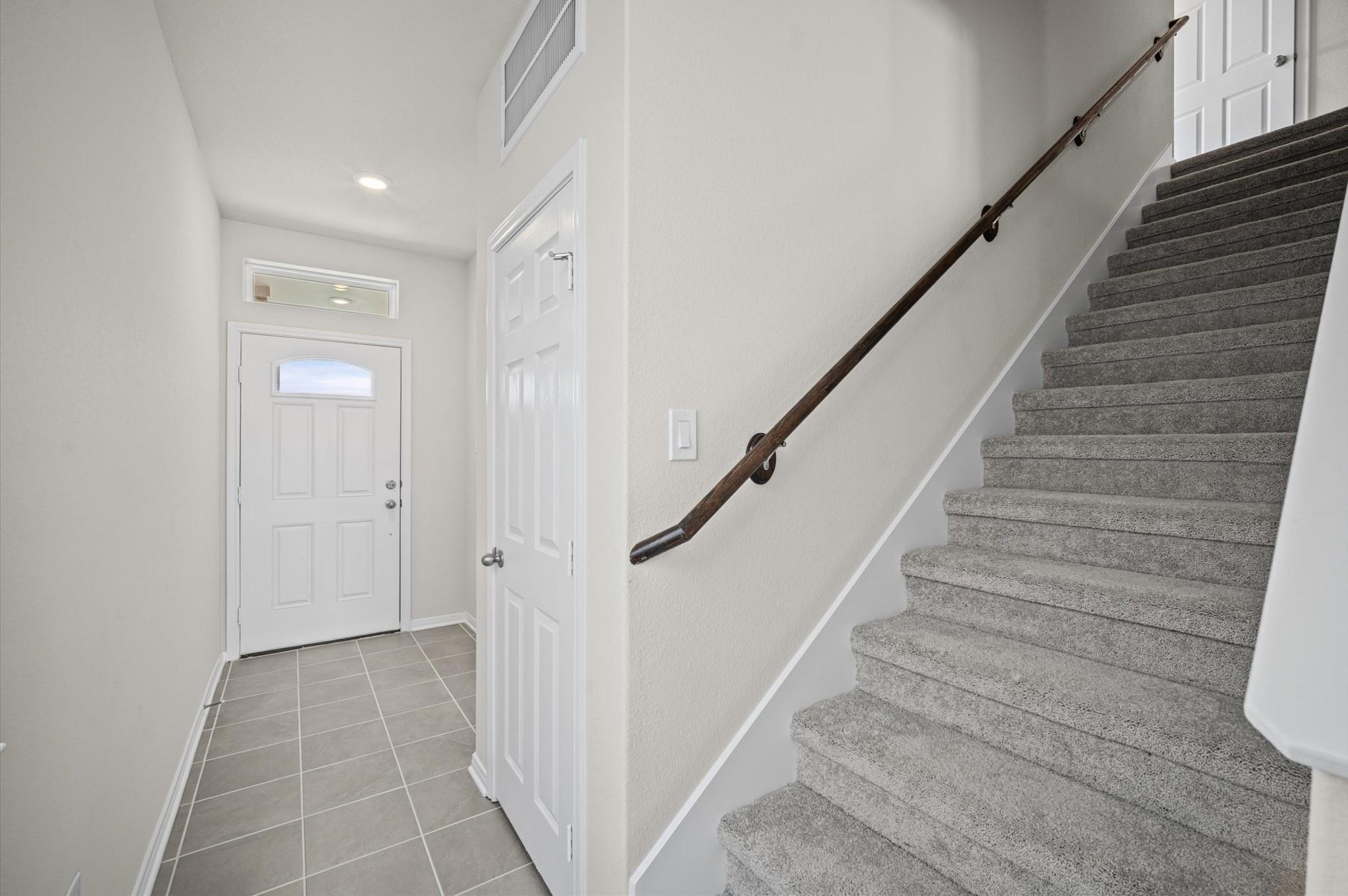 1369 Mixander Way