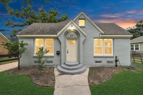 Tiny photo for 609 Reid Street, Houston, TX 77022 (MLS # 73661890)