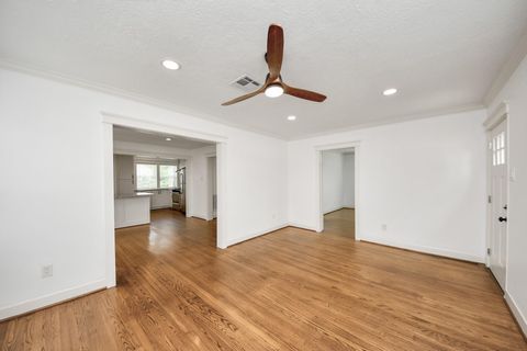 Tiny photo for 609 Reid Street, Houston, TX 77022 (MLS # 73661890)