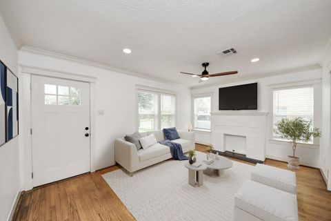 Tiny photo for 609 Reid Street, Houston, TX 77022 (MLS # 73661890)