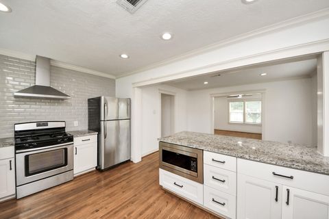 Tiny photo for 609 Reid Street, Houston, TX 77022 (MLS # 73661890)