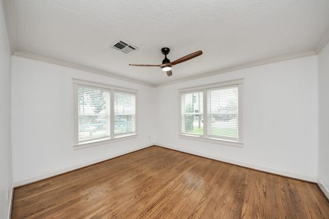 Tiny photo for 609 Reid Street, Houston, TX 77022 (MLS # 73661890)