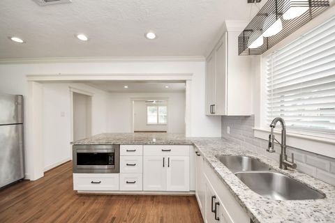 Tiny photo for 609 Reid Street, Houston, TX 77022 (MLS # 73661890)