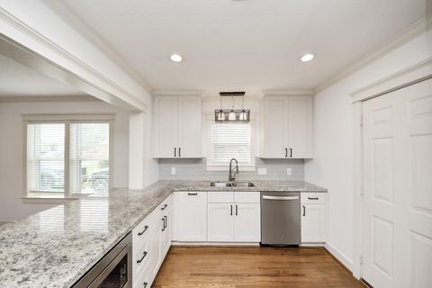 Tiny photo for 609 Reid Street, Houston, TX 77022 (MLS # 73661890)