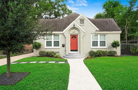Photo of 609 Reid Street, Houston, TX 77022 (MLS # 73661890)