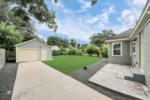 Tiny photo for 609 Reid Street, Houston, TX 77022 (MLS # 73661890)