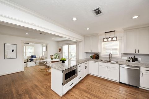 Tiny photo for 609 Reid Street, Houston, TX 77022 (MLS # 73661890)