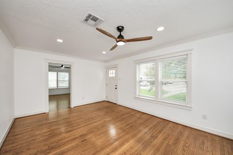 Tiny photo for 609 Reid Street, Houston, TX 77022 (MLS # 73661890)