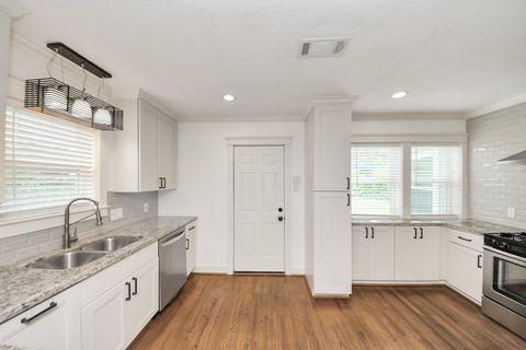 Tiny photo for 609 Reid Street, Houston, TX 77022 (MLS # 73661890)