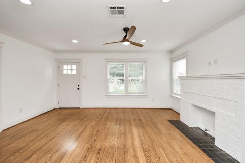 Tiny photo for 609 Reid Street, Houston, TX 77022 (MLS # 73661890)