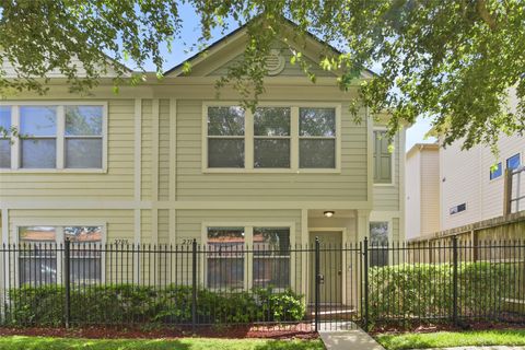 Photo of 2711 Polk Street, Houston, TX 77003 (MLS # 69156971)