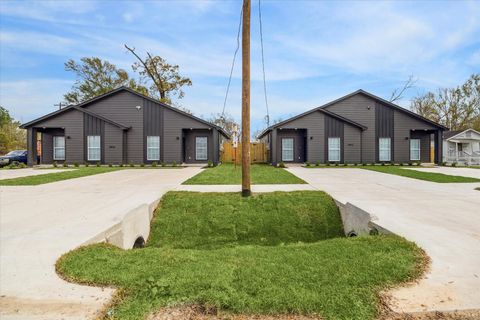 Photo of 9412 Crofton St Street, Houston, TX 77016 (MLS # 63163576)