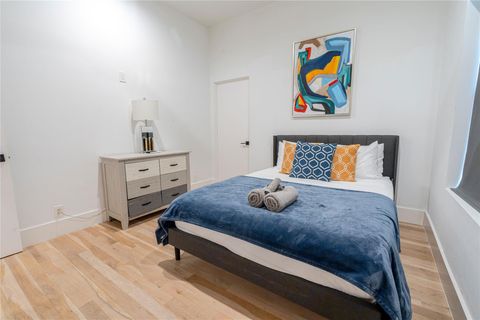 Tiny photo for 709 Memorial Heights Drive, Houston, TX 77007 (MLS # 44579373)