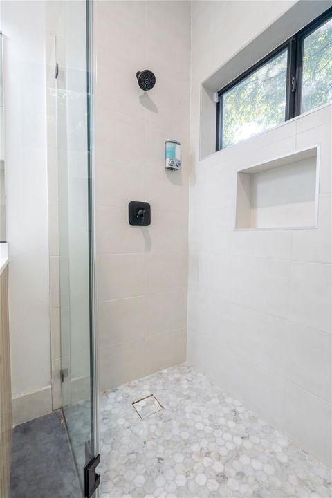 Tiny photo for 709 Memorial Heights Drive, Houston, TX 77007 (MLS # 44579373)