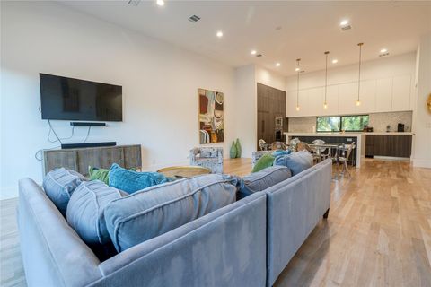 Tiny photo for 709 Memorial Heights Drive, Houston, TX 77007 (MLS # 44579373)