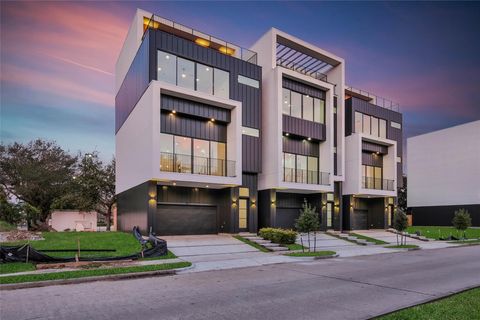 Tiny photo for 709 Memorial Heights Drive, Houston, TX 77007 (MLS # 44579373)