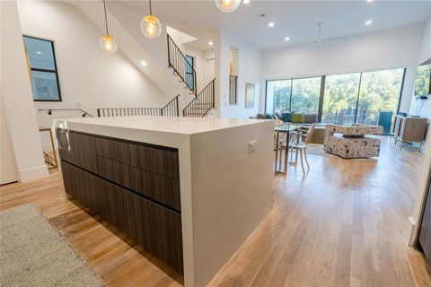 Tiny photo for 709 Memorial Heights Drive, Houston, TX 77007 (MLS # 44579373)