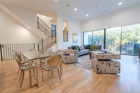 Tiny photo for 709 Memorial Heights Drive, Houston, TX 77007 (MLS # 44579373)