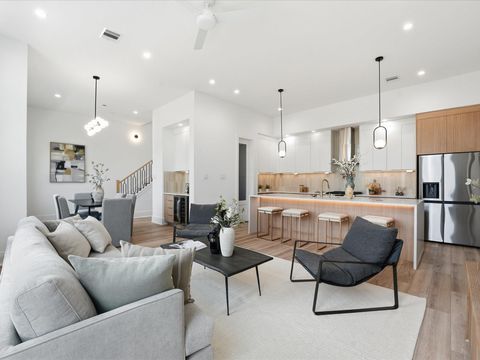 Photo of 1517 Mckee Street St, Houston, TX 77009 (MLS # 32102308)