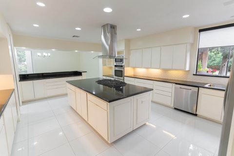 Photo of 8800 Woodway Drive #10, Houston, TX 77063 (MLS # 15162904)