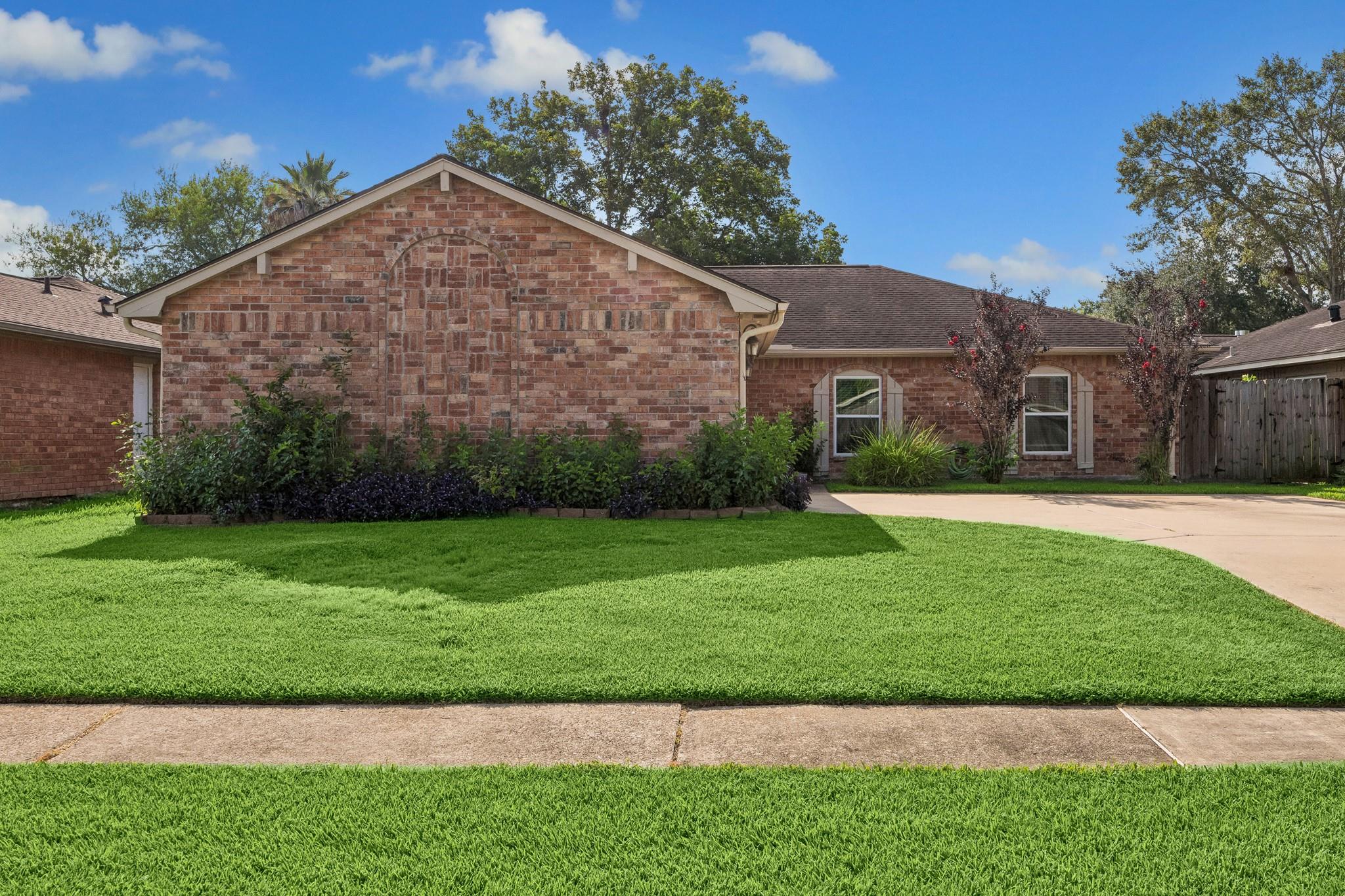 2427 Heritage Bend Drive